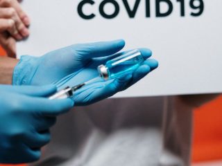 Não-Me-Toque inicia a vacinação bivalente contra a Covid-19